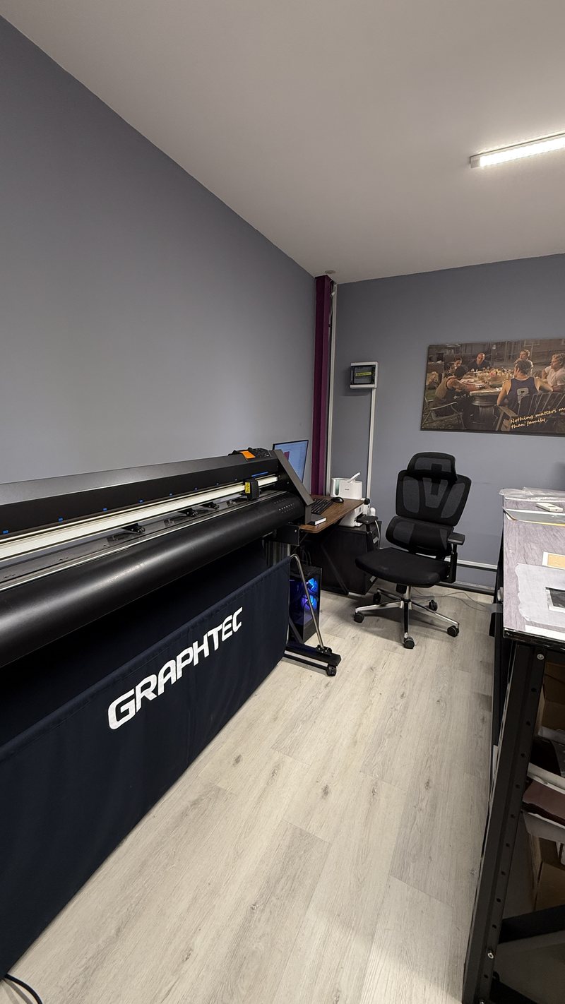 Graphtec cutting equipment in the JUST GRAPHICS production studio